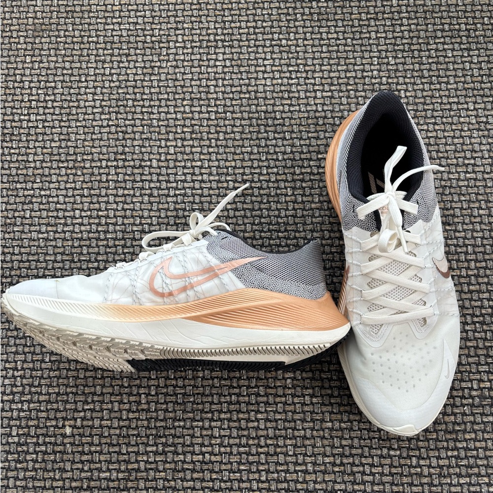 Nike Zoom Winflo Women’s Running Shoes 9.5 Gold White